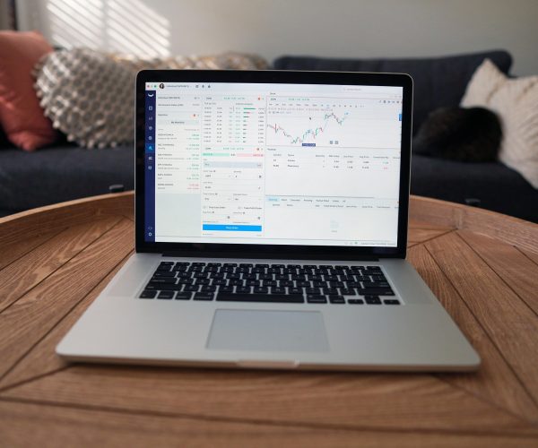 Top Swing Trading Strategies: A Complete Guide for Stocks, Forex, and Crypto