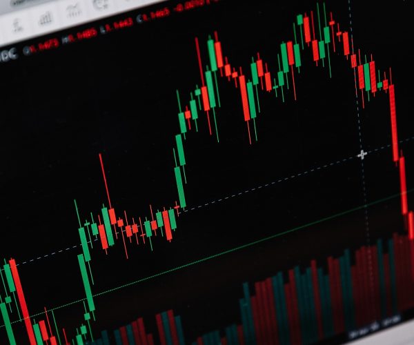 Correlation in Trading: How to Use Market Relationships to Improve Your Strategy