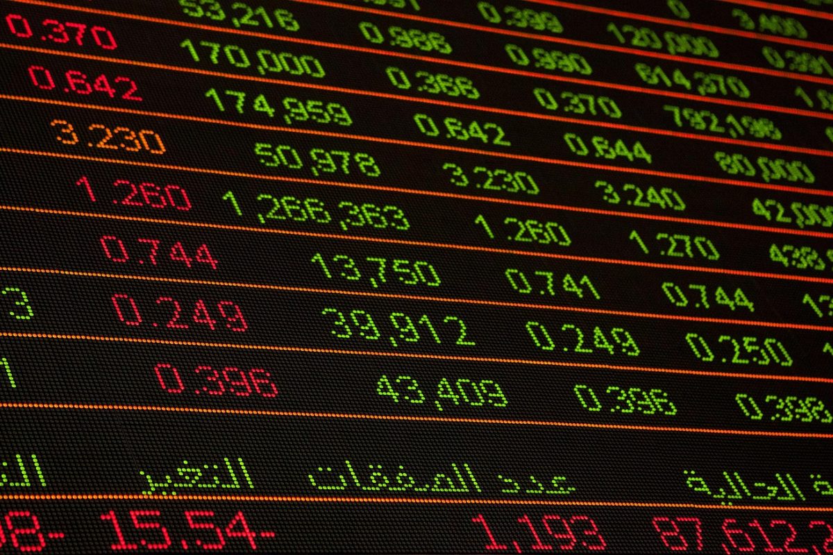 Tweezer Tops and Bottoms: How to Identify and Trade These Powerful Candlestick Patterns